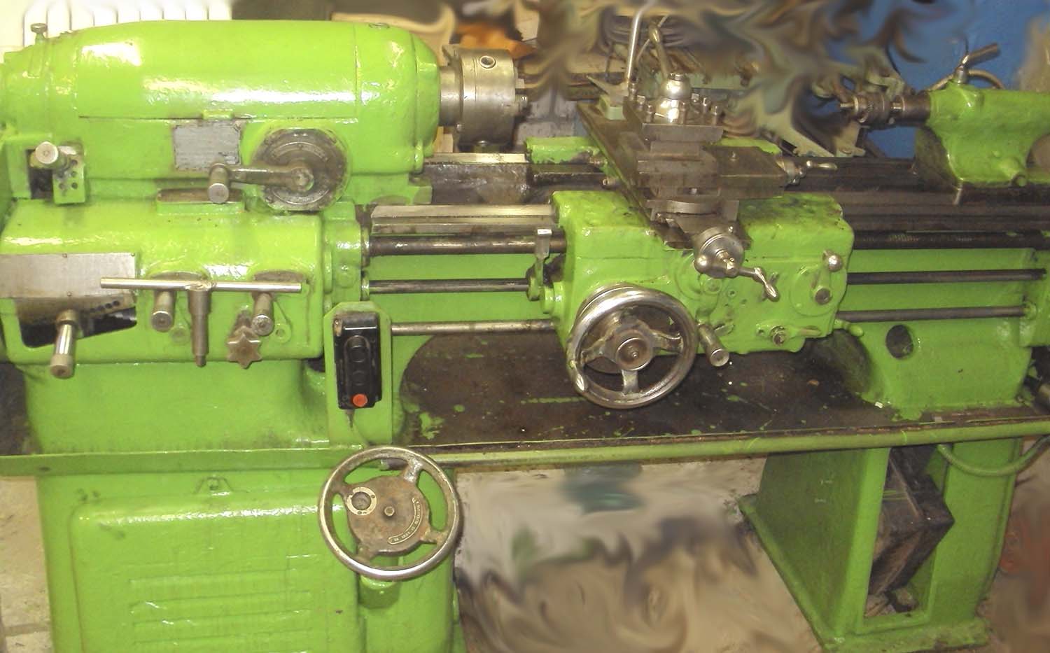 1Е61 Фото універсального токарно-гвинторізного верстата Фото універсального токарно-гвинторізного верстата моделі 1Е61